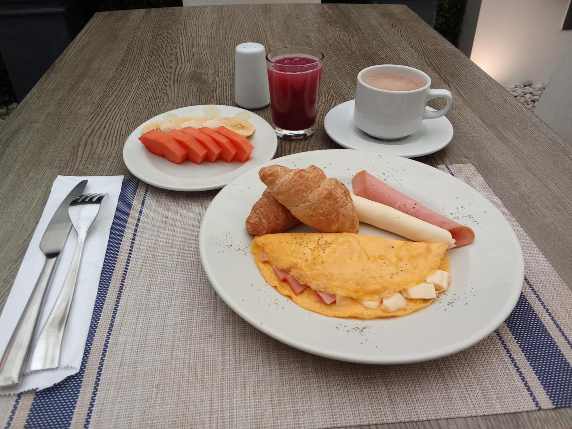 Hotel Confort Castellana 95 Bogotá Esterno foto