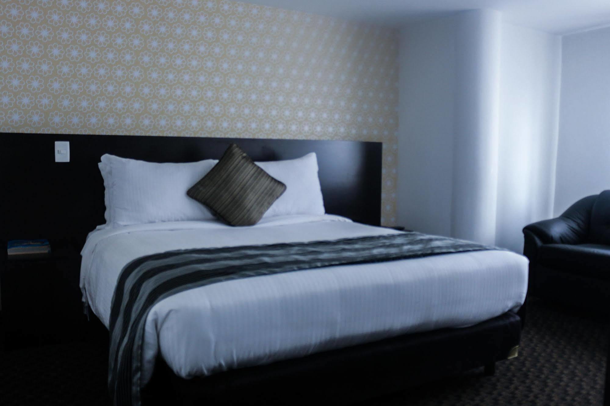 Hotel Confort Castellana 95 Bogotá Esterno foto